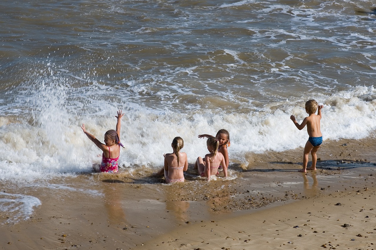 fun, beach, children-441027.jpg